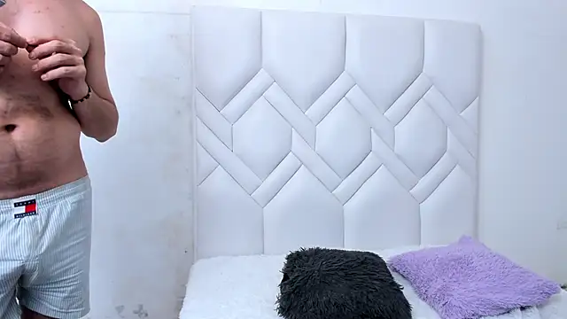 LindaHooker online show from 06/03/26, 05:41