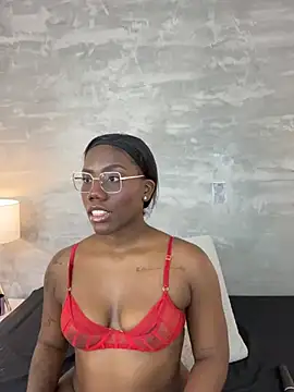 Snapshot of Alaia_Colins chatting on 07/12/26, 03:07 Alaia Colins online show from 07/12/26, 03:07