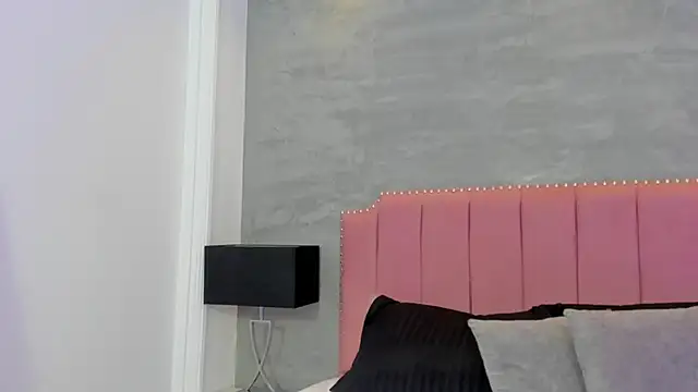 Snapshot of Alaia_Colins chatting on 10/04/25, 04:14 Alaia Colins online show from 10/04/25, 04:14