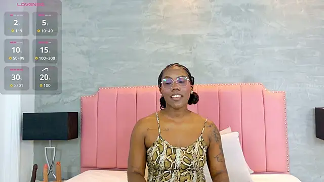 Alaia Colins online show from 04/25/26, 12:57