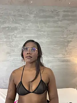 Snapshot of Alaia_Colins chatting on 07/02/26, 01:39 Alaia Colins online show from 07/02/26, 01:39