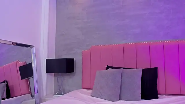 Snapshot of Alaia_Colins chatting on 10/18/25, 02:57 Alaia Colins online show from 10/18/25, 02:57