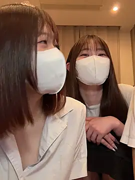 Snapshot of NA-KAREN-V8 chatting on 05/24/26, 01:44 NA-KAREN-V8 online show from 05/24/26, 01:44