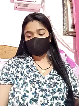 Snapshot of Simran-001 chatting on 10/17/25, 02:19 Simran-001 online show from 10/17/25, 02:19