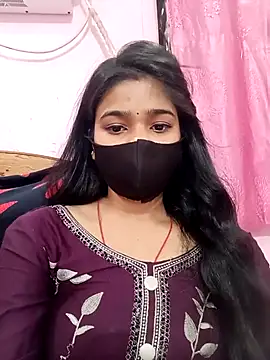 Snapshot of Simran-001 chatting on 03/11/25, 05:35 Simran-001 online show from 03/11/25, 05:35