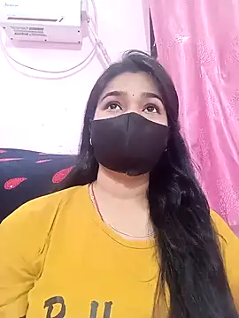 Snapshot of Simran-001 chatting on 03/10/25, 05:39 Simran-001 online show from 03/10/25, 05:39