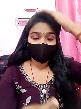 Snapshot of Simran-001 chatting on 03/11/25, 06:52 Simran-001 online show from 03/11/25, 06:52
