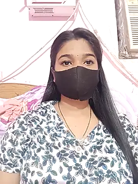 Snapshot of Simran-001 chatting on 09/18/25, 07:00 Simran-001 online show from 09/18/25, 07:00