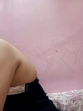 Snapshot of Simran-001 chatting on 12/14/25, 11:49 Simran-001 online show from 12/14/25, 11:49