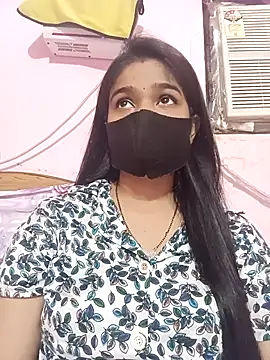 Snapshot of Simran-001 chatting on 10/05/25, 06:37 Simran-001 online show from 10/05/25, 06:37