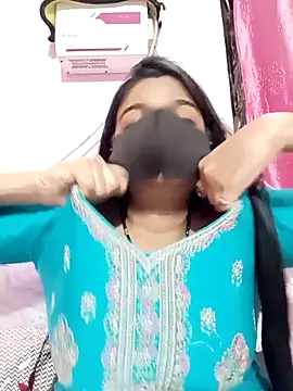 Snapshot of Simran-001 chatting on 10/15/25, 06:05 Simran-001 online show from 10/15/25, 06:05