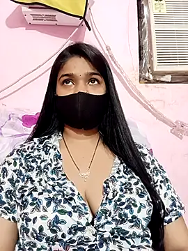 Snapshot of Simran-001 chatting on 10/10/25, 06:47 Simran-001 online show from 10/10/25, 06:47