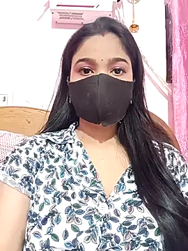 Snapshot of Simran-001 chatting on 11/26/25, 09:31 Simran-001 online show from 11/26/25, 09:31