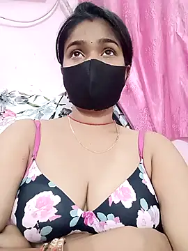 Snapshot of Simran-001 chatting on 03/07/25, 08:00 Simran-001 online show from 03/07/25, 08:00