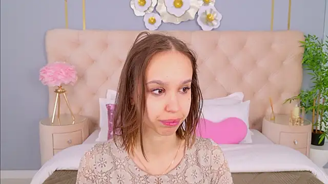 SandraTucker online show from 03/21/26, 02:46