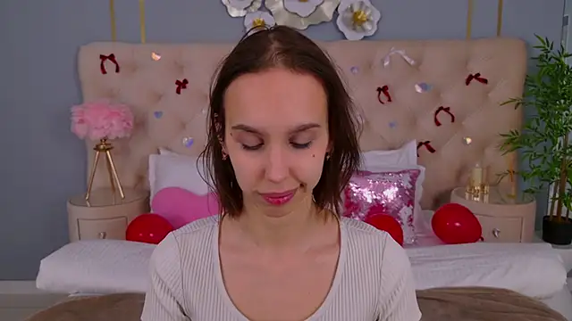 SandraTucker online show from 02/09/26, 02:53