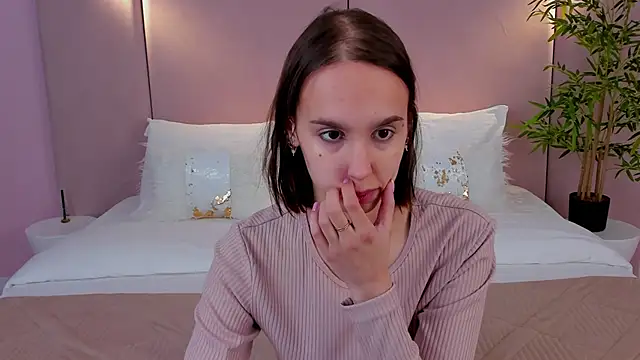 SandraTucker online show from 02/06/26, 03:02