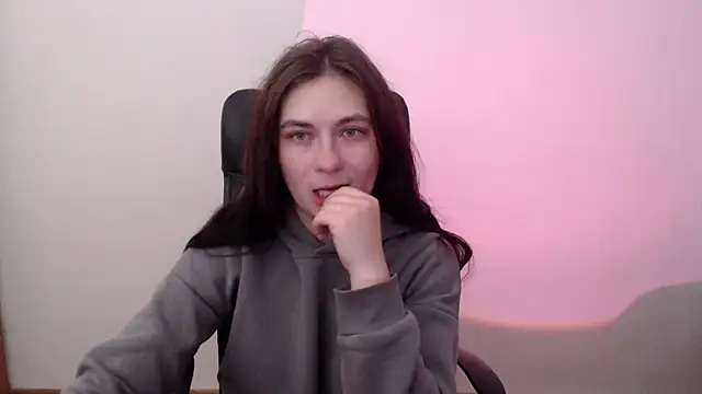 AmandaJi  online show from 12/04/25, 07:07