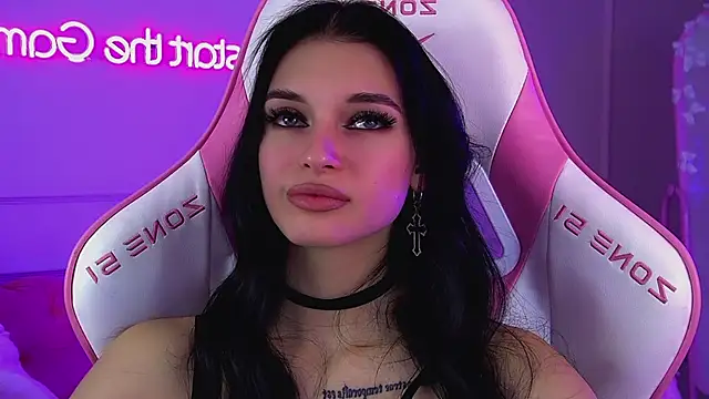 Snapshot of BeverlyMost chatting on 02/24/26, 07:15 BeverlyMost online show from 02/24/26, 07:15