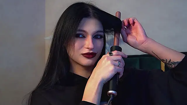 Snapshot of BeverlyMost chatting on 02/18/26, 06:48 BeverlyMost online show from 02/18/26, 06:48