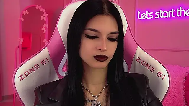 Snapshot of BeverlyMost chatting on 02/06/26, 08:43 BeverlyMost online show from 02/06/26, 08:43