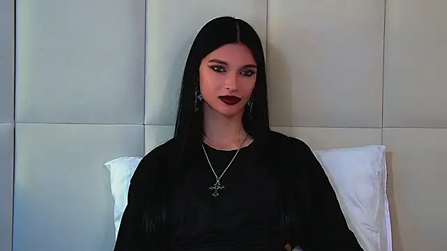 Snapshot of BeverlyMost chatting on 06/27/26, 12:22 BeverlyMost online show from 06/27/26, 12:22
