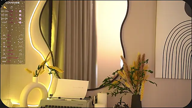 Snapshot of HappyVivy chatting on 03/07/25, 08:34 HappyVivy online show from 03/07/25, 08:34