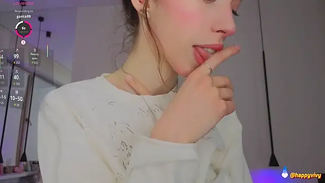 Snapshot of HappyVivy chatting on 10/11/25, 04:52 HappyVivy online show from 10/11/25, 04:52