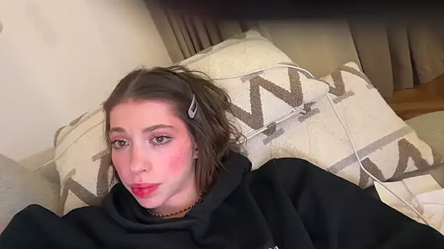 Snapshot of HappyVivy chatting on 04/09/26, 01:51 HappyVivy online show from 04/09/26, 01:51