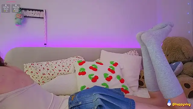 Snapshot of HappyVivy chatting on 09/17/25, 11:07 HappyVivy online show from 09/17/25, 11:07