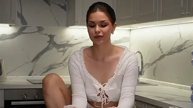 Snapshot of Sofa_01 chatting on 11/02/25, 02:11 Sofa 01 online show from 11/02/25, 02:11