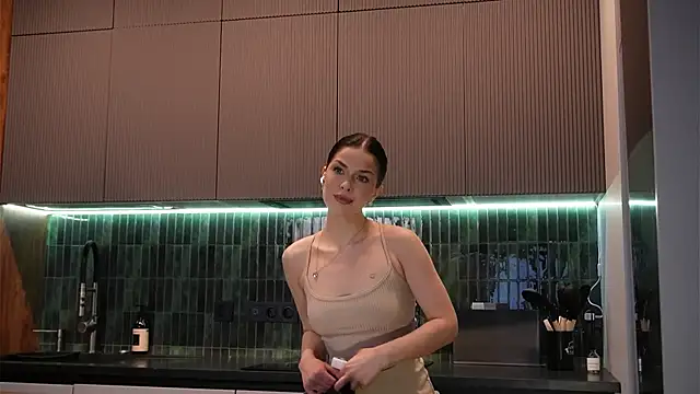 Sofa 01 online show from 03/08/26, 03:15