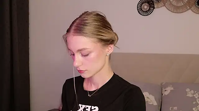 Snapshot of GabriellaOlsen chatting on 05/19/26, 05:31 GabriellaOlsen online show from 05/19/26, 05:31
