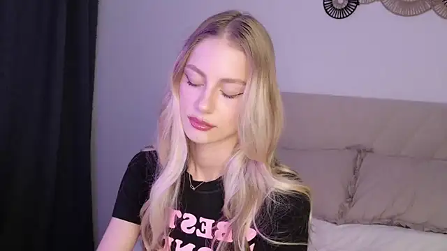 Snapshot of GabriellaOlsen chatting on 06/18/26, 01:27 GabriellaOlsen online show from 06/18/26, 01:27
