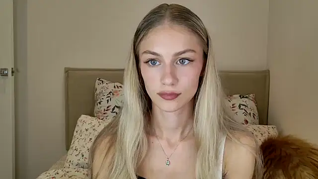 GabriellaOlsen online show from 09/18/25, 01:58