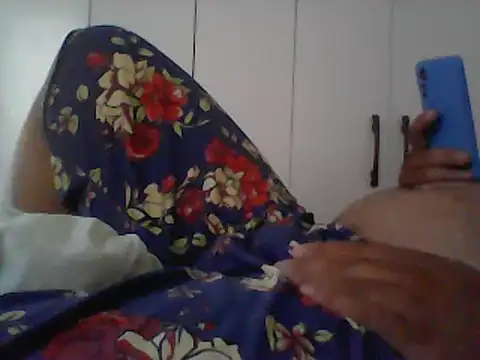 Snapshot of Trixboy201 chatting on 02/12/25, 01:06 Trixboy201 online show from 02/12/25, 01:06