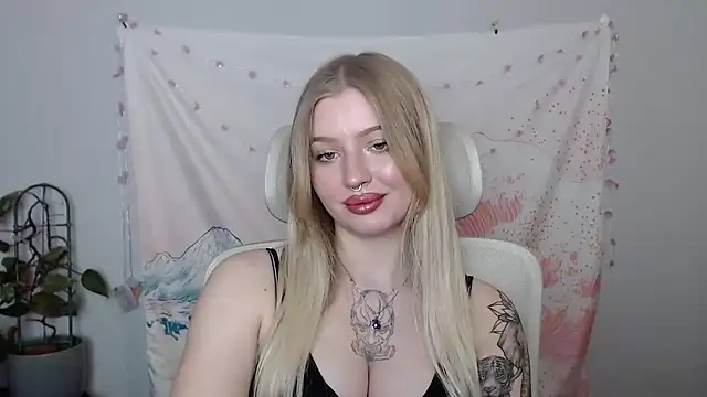 DelightCamila online show from 03/10/25, 06:01