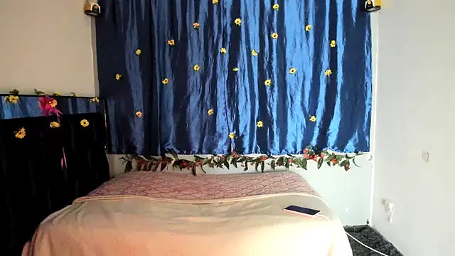 ShairaMarss online show from 10/11/25, 08:54