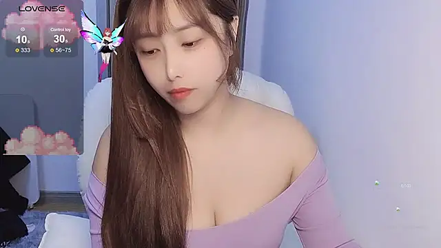 Snapshot of tunestar chatting on 10/24/25, 12:04 tunestar online show from 10/24/25, 12:04