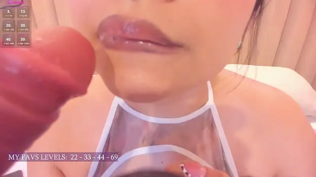 Naomymonroe  online show from 09/17/25, 09:39