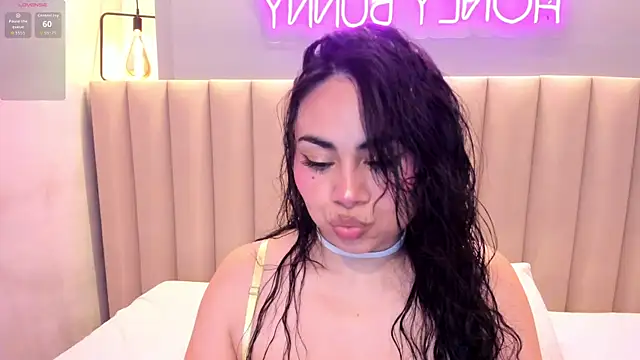 Naomymonroe  online show from 01/14/26, 09:51