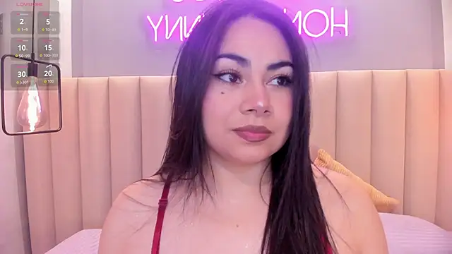 Snapshot of Naomymonroe_ chatting on 06/07/26, 11:48 Naomymonroe online show from 06/07/26, 11:48