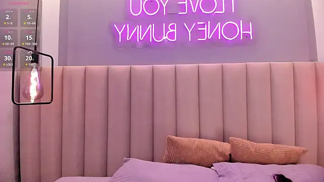 Snapshot of Naomymonroe_ chatting on 07/10/26, 10:48 Naomymonroe online show from 07/10/26, 10:48