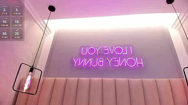 Snapshot of Naomymonroe_ chatting on 07/14/26, 10:21 Naomymonroe online show from 07/14/26, 10:21