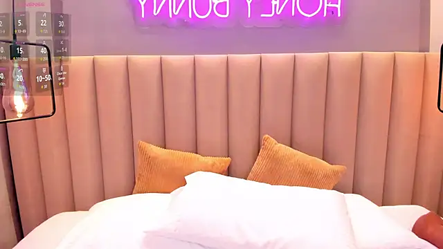 Naomymonroe  online show from 04/10/26, 09:55