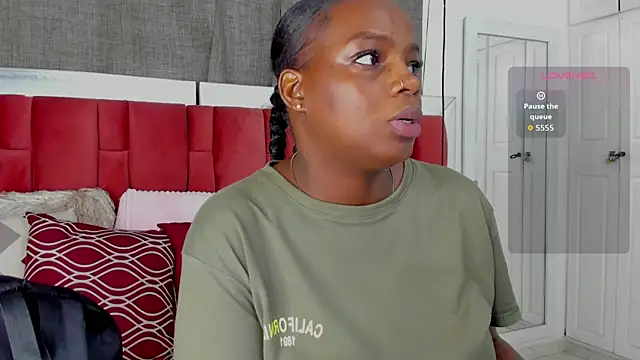 NatyParker online show from 11/07/25, 01:37