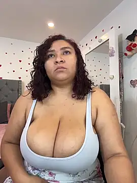 Snapshot of KarlaWild chatting on 04/30/26, 12:45 KarlaWild online show from 04/30/26, 12:45
