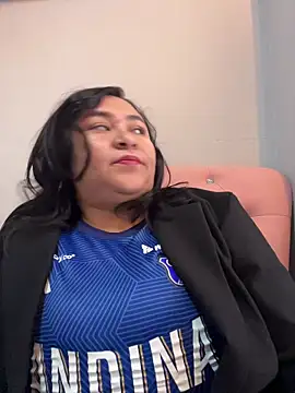 Snapshot of KarlaWild chatting on 10/21/25, 07:46 KarlaWild online show from 10/21/25, 07:46