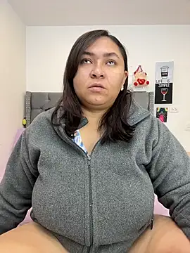 Snapshot of KarlaWild chatting on 12/16/25, 10:41 KarlaWild online show from 12/16/25, 10:41