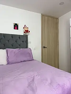 Snapshot of KarlaWild chatting on 12/05/25, 11:42 KarlaWild online show from 12/05/25, 11:42